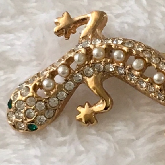 Vintage Rhinestone and Pearls lizard pin Brooch- 3 inches L. - Picture 2 of 3